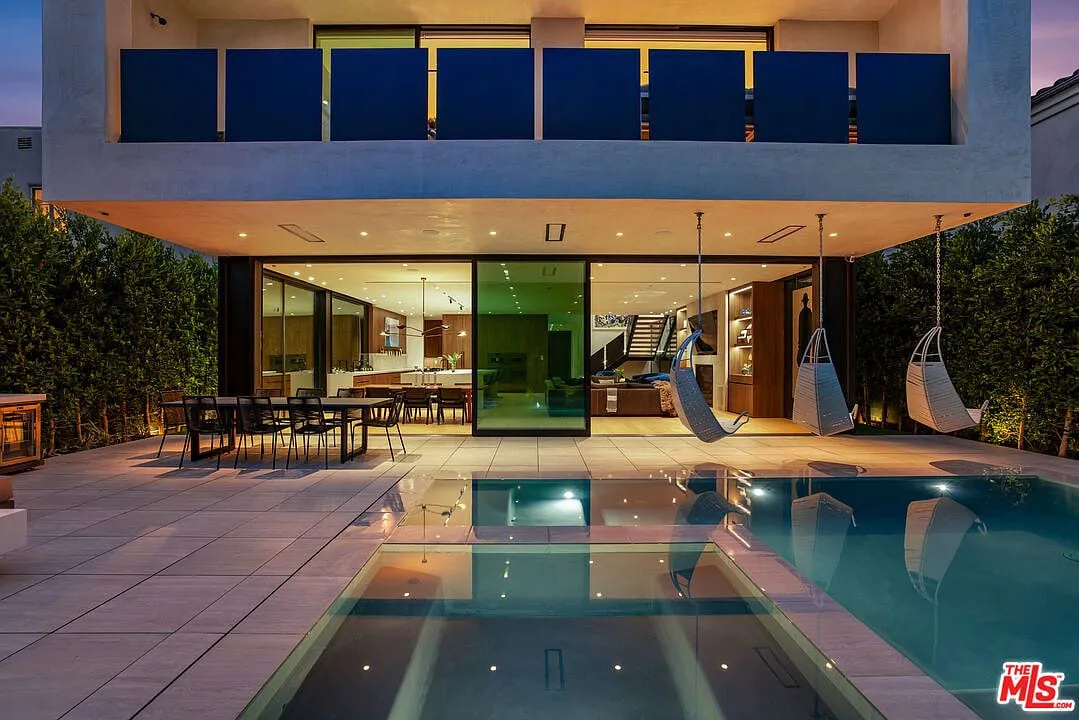 Modern Custom Home, Beverly Grove — custom home by ArcLine Builders in Beverly Grove, Los Angeles