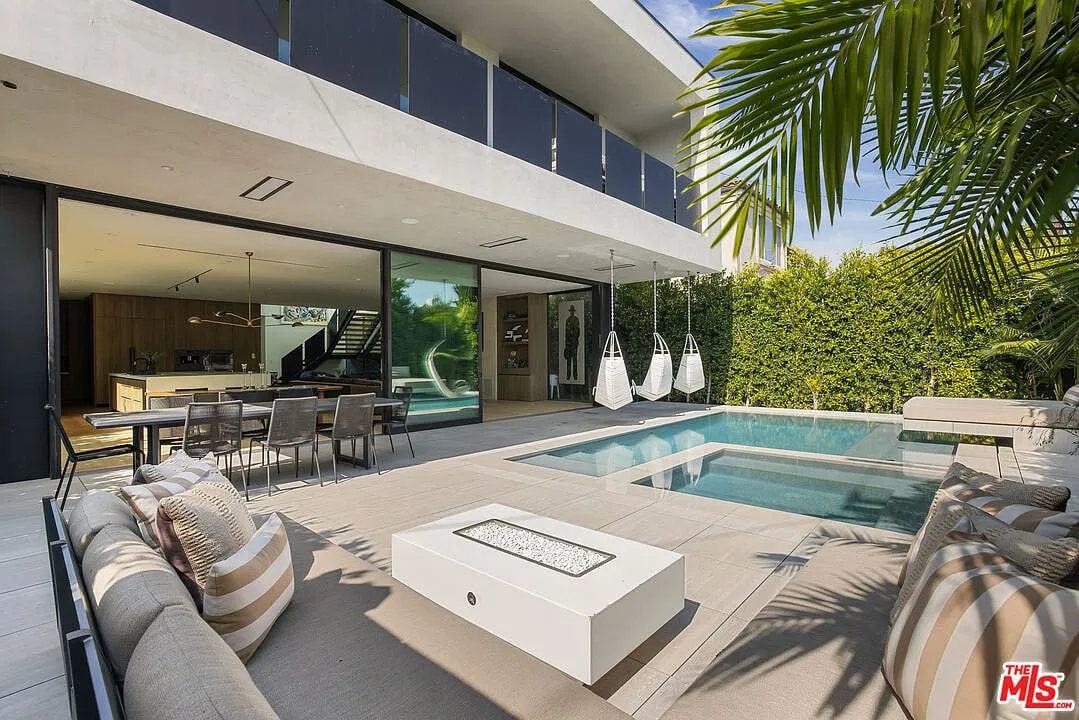 Modern Custom Home, Beverly Grove, photograph 2