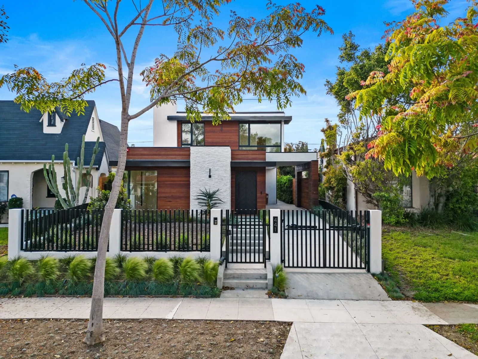 Luxury Custom Home, Los Angeles — custom home by ArcLine Builders in Los Angeles