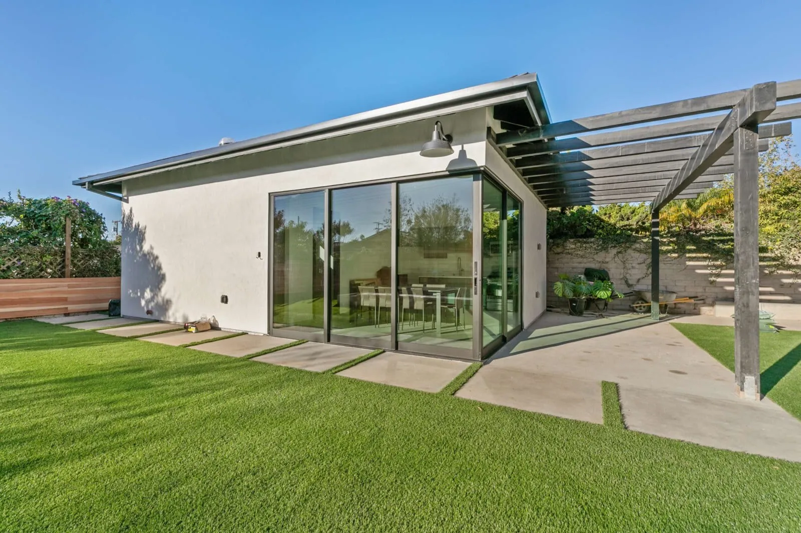 El Segundo Main House & ADU — adu by ArcLine Builders in El Segundo