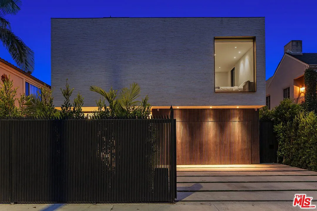 Modern Custom Home, Beverly Grove, photograph 3