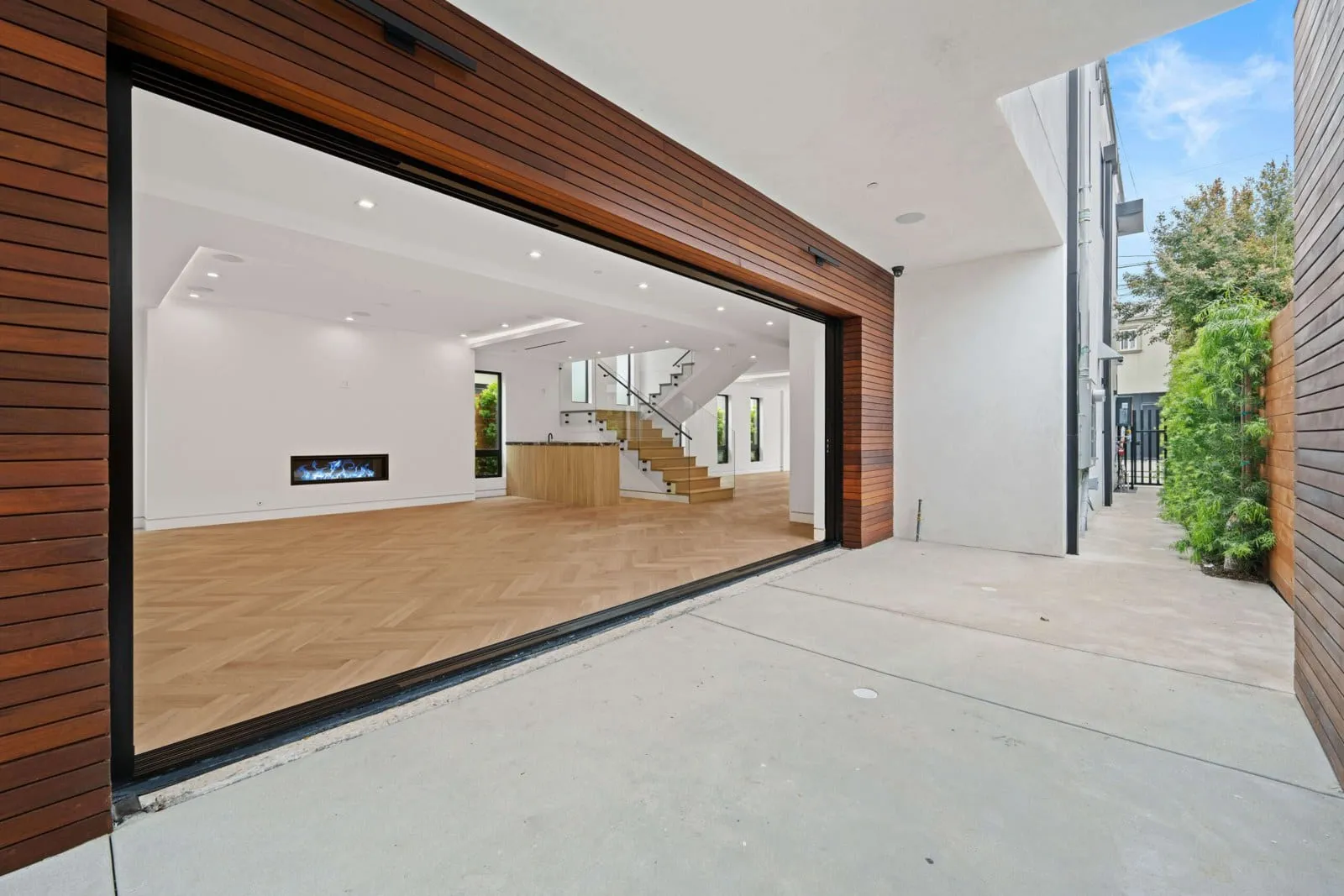 Luxury Custom Home, Los Angeles, photograph 4