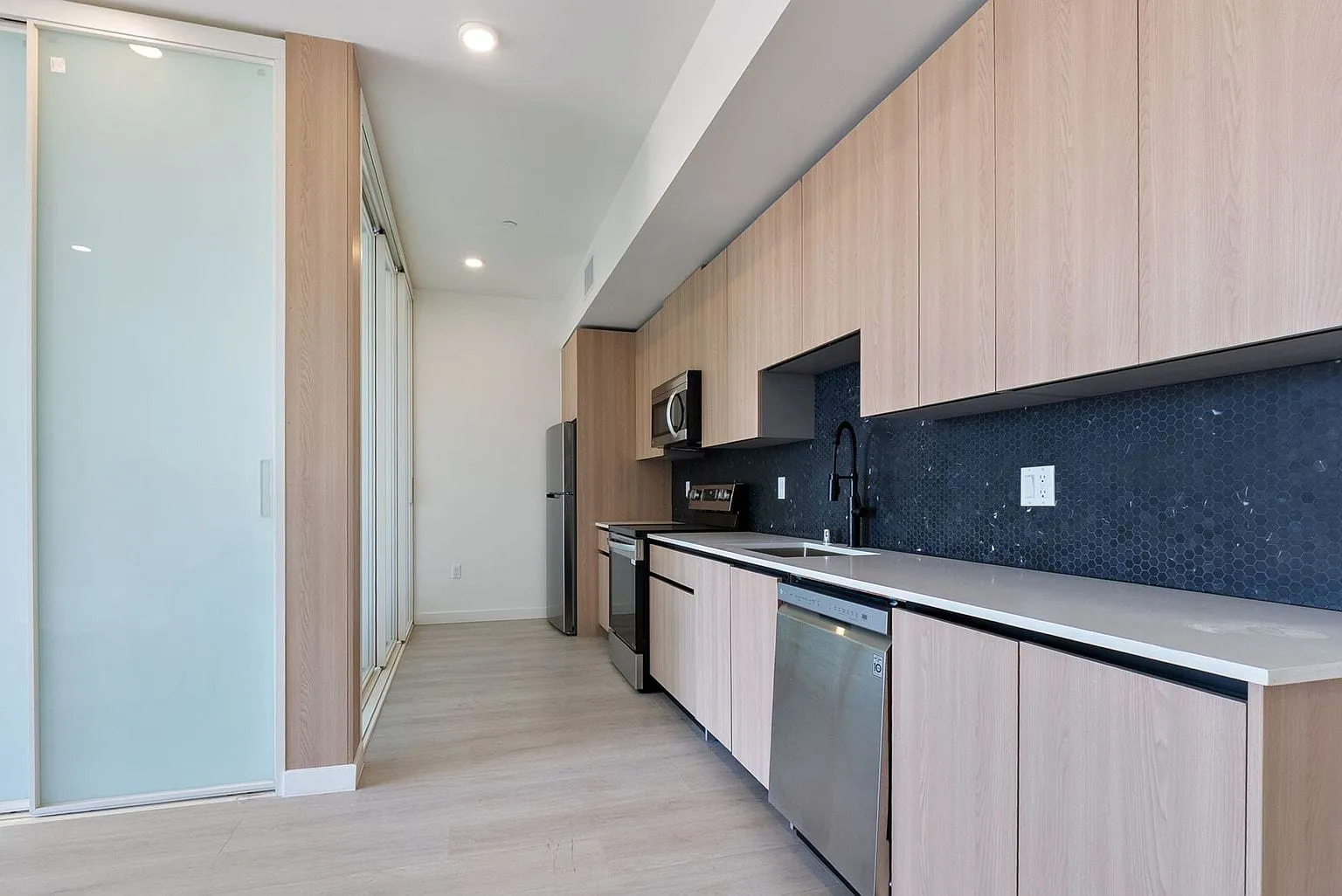 Multifamily Residence, Koreatown, photograph 5