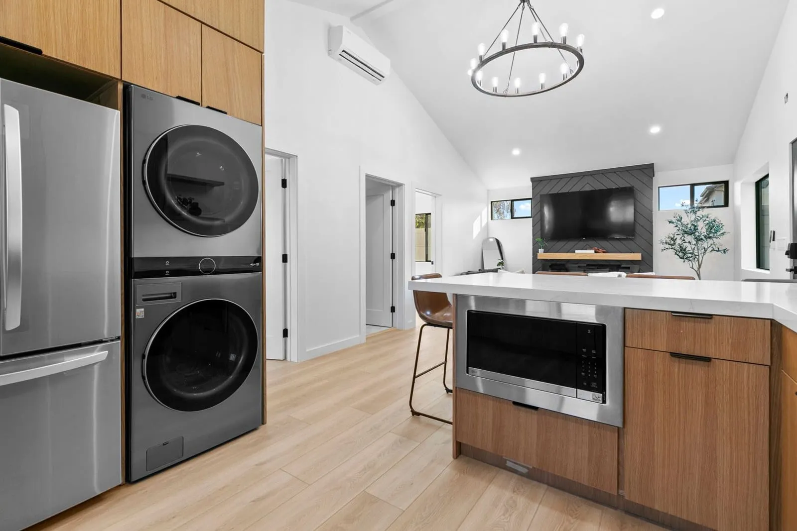 Detached ADU, North Hills, photograph 7