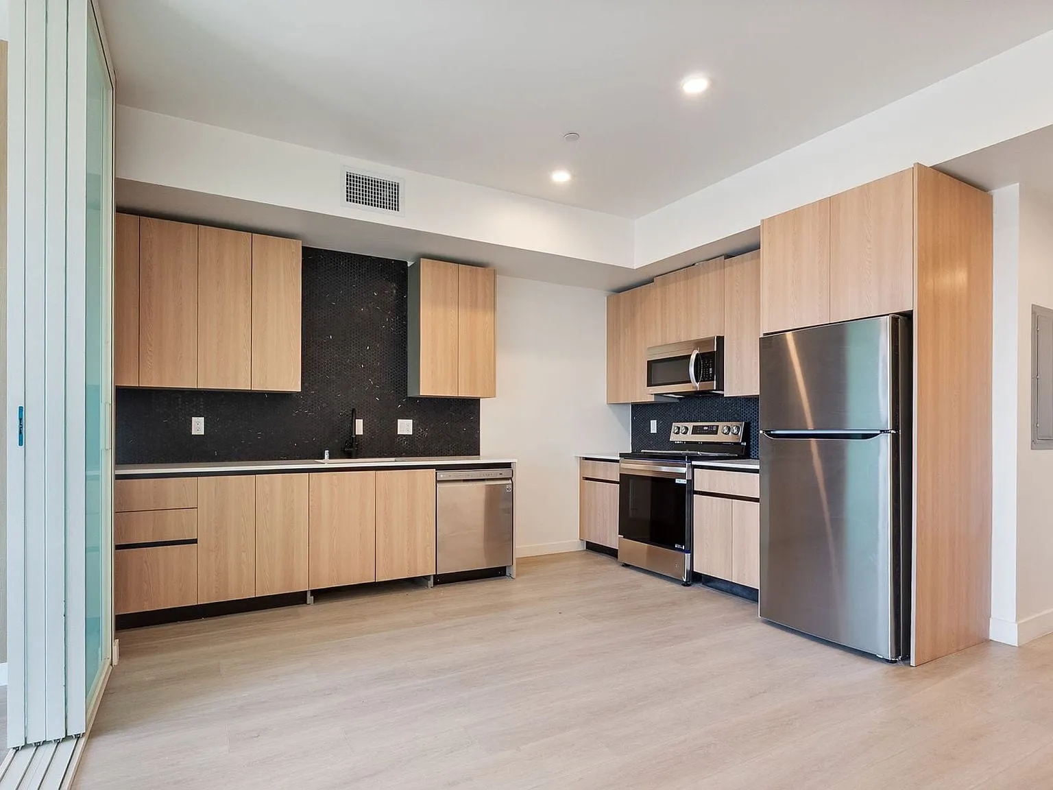 Multifamily Residence, Koreatown, photograph 7
