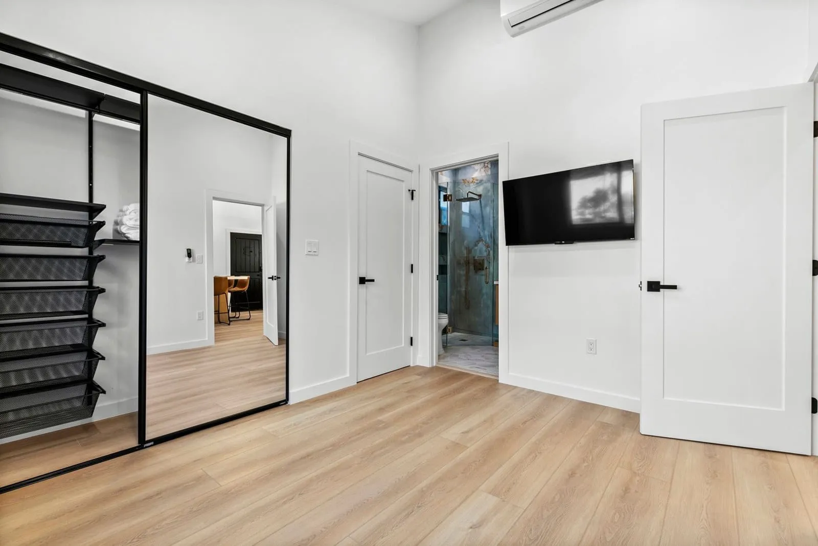 Detached ADU, North Hills, photograph 8