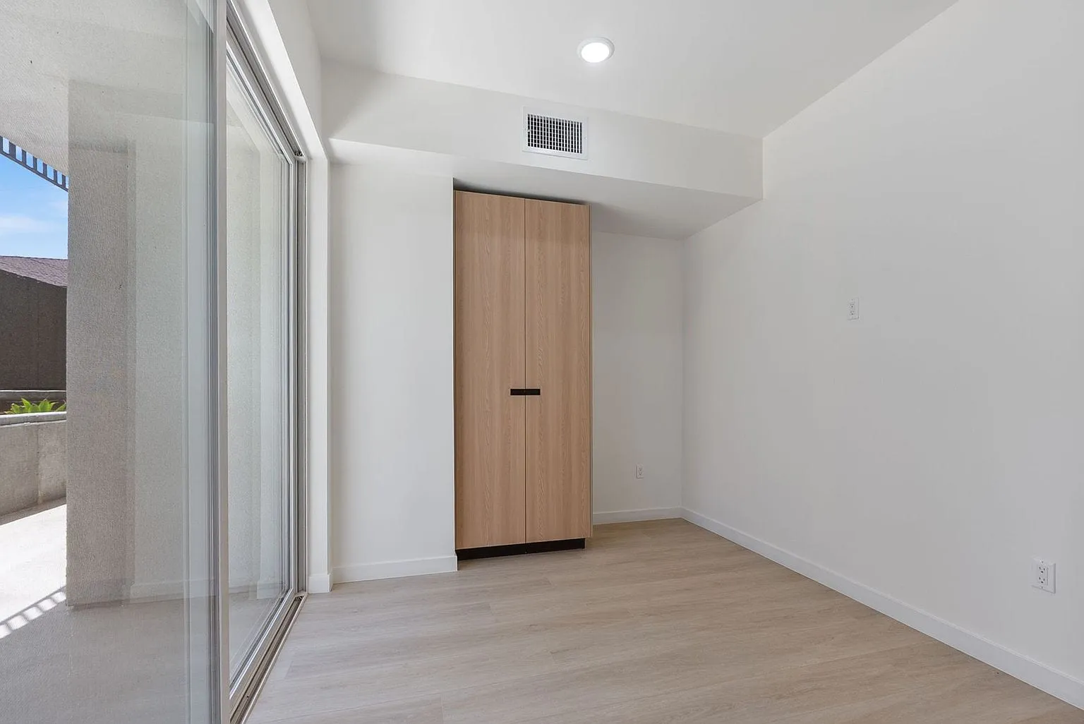 Multifamily Residence, Koreatown, photograph 9