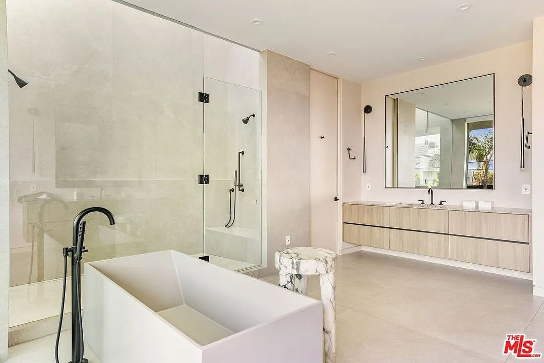 Modern Custom Home, Beverly Grove, photograph 10