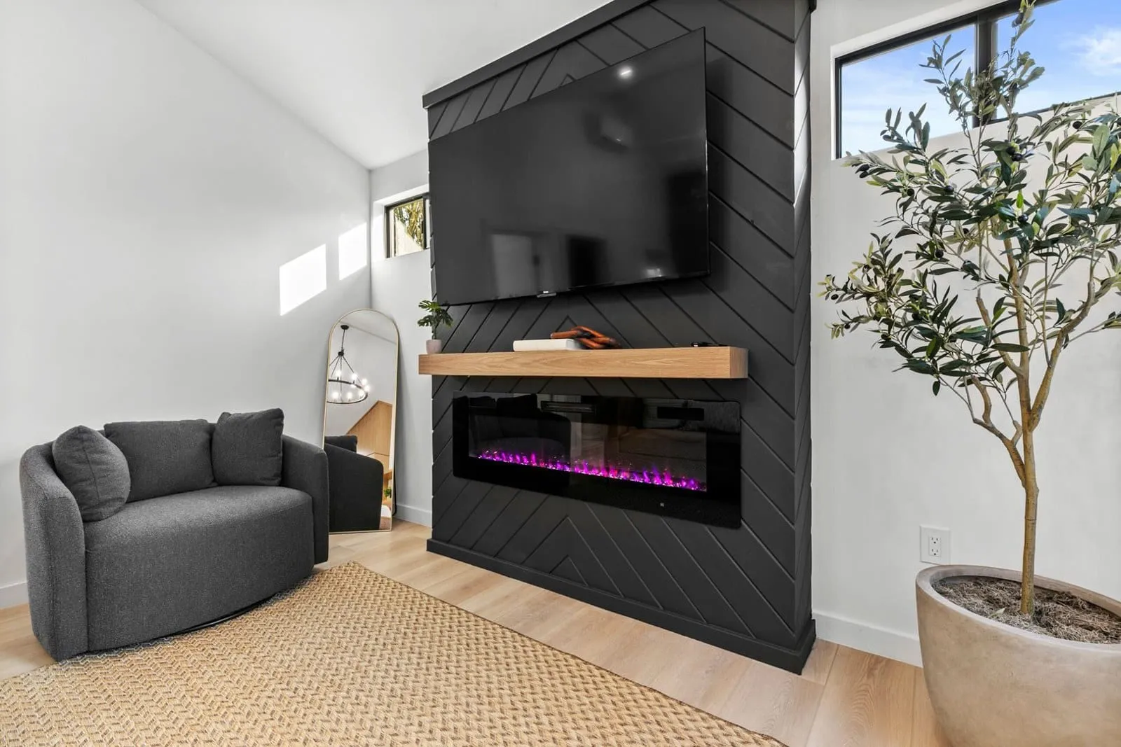 Detached ADU, North Hills, photograph 11