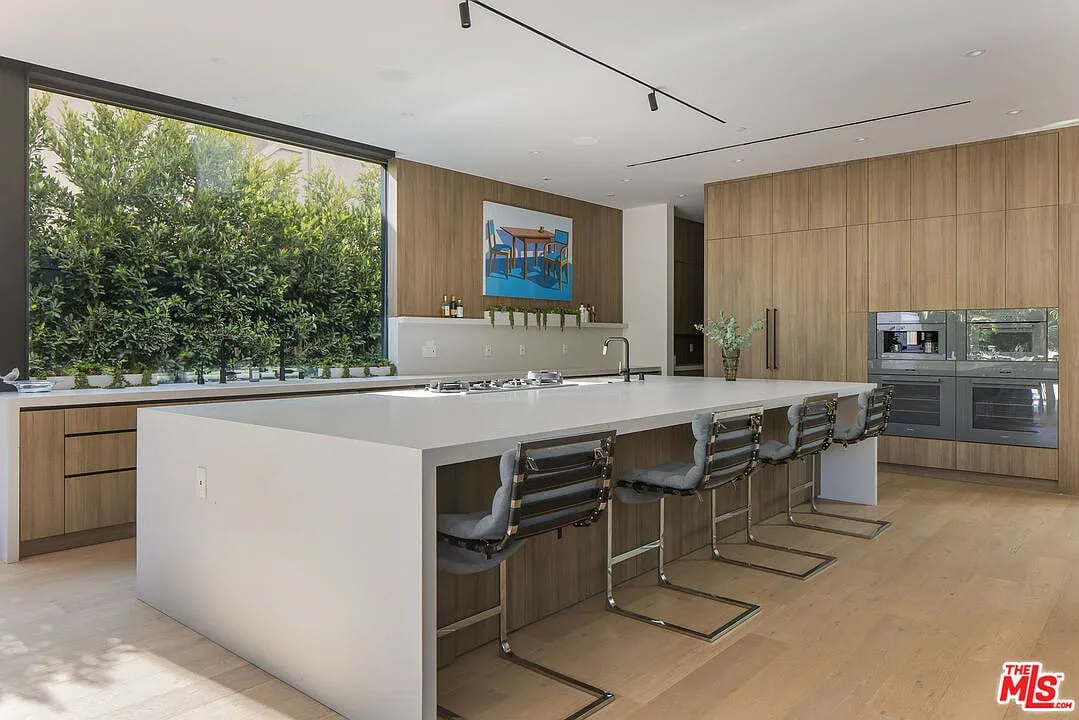 Modern Custom Home, Beverly Grove, photograph 11