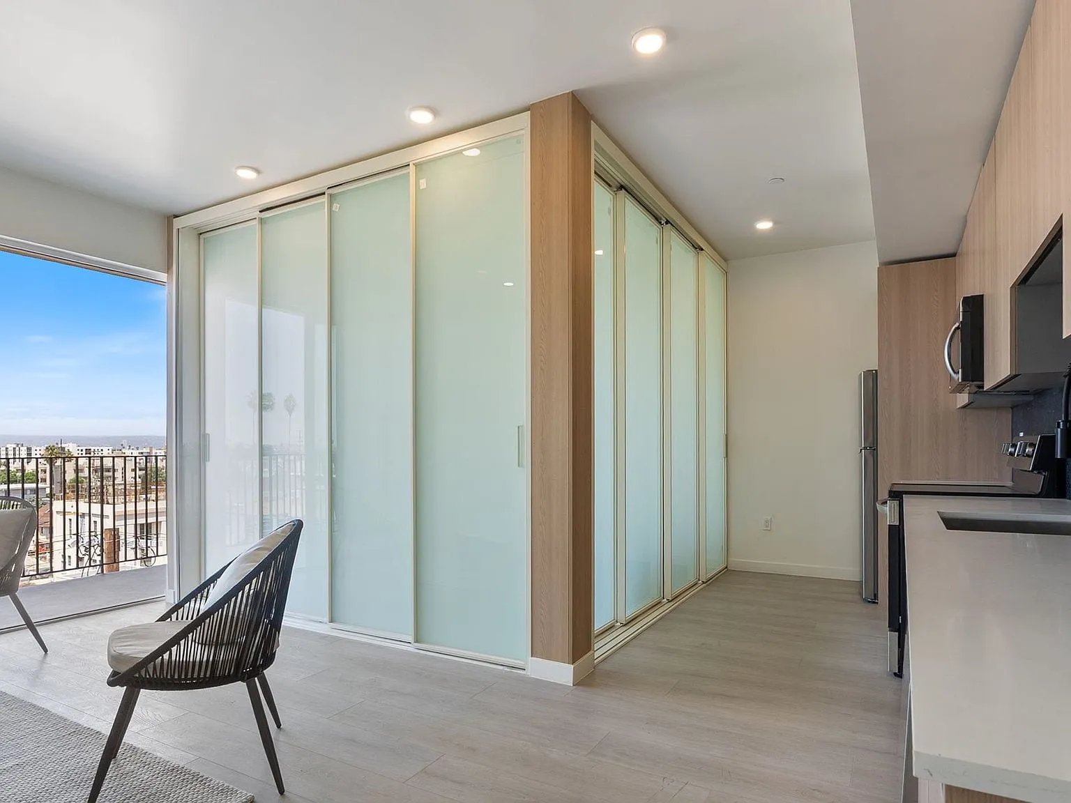 Multifamily Residence, Koreatown, photograph 11